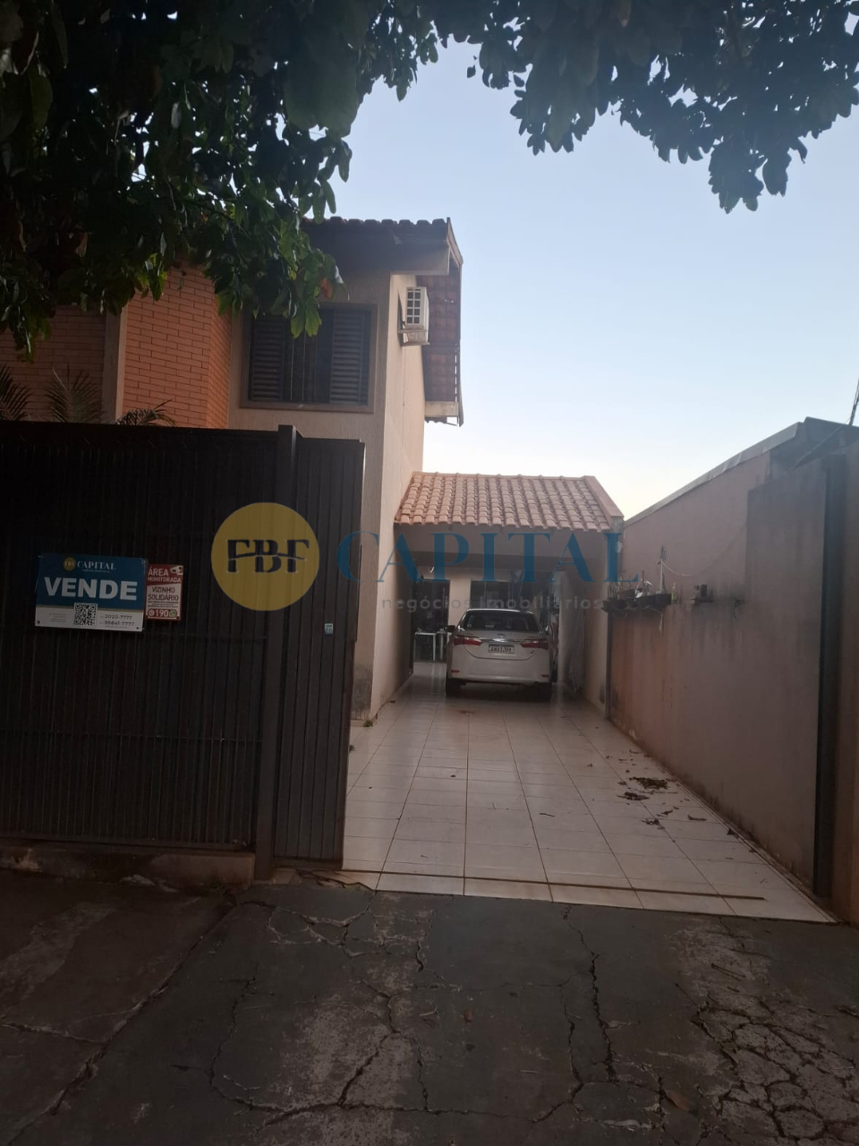 Vende-se Sobrado Localizado no “ZONA ARMAZÉM”.