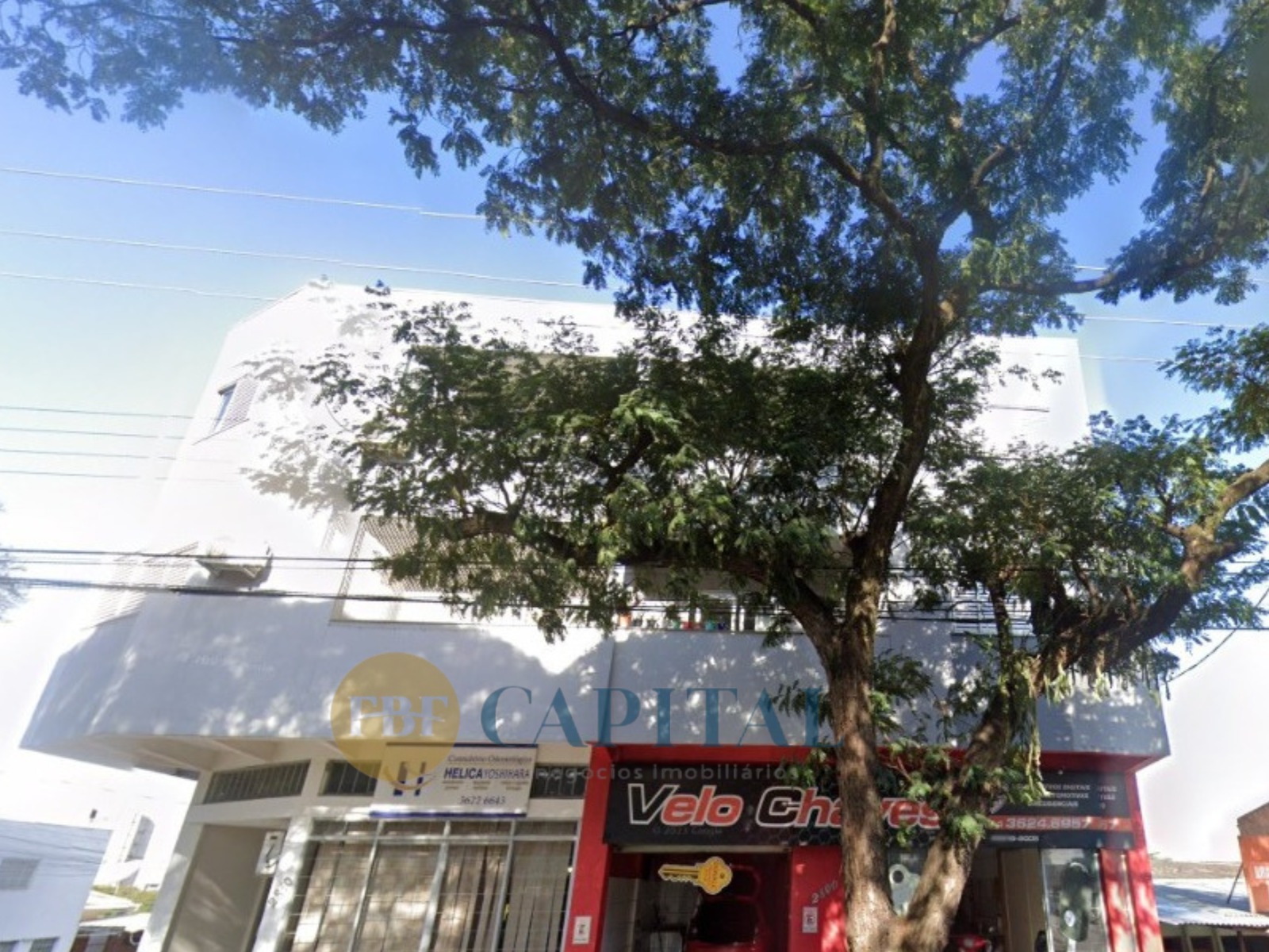 Vende-se Apartamento no “EDIFÍCIO RESIDENCIAL E COMERCIAL “TIRADENTES”