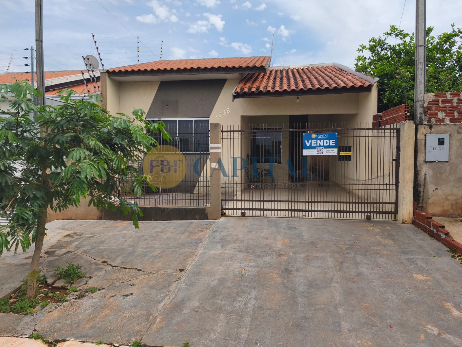 Vende-se Residência localizada na Cidade de Perobal/PR.