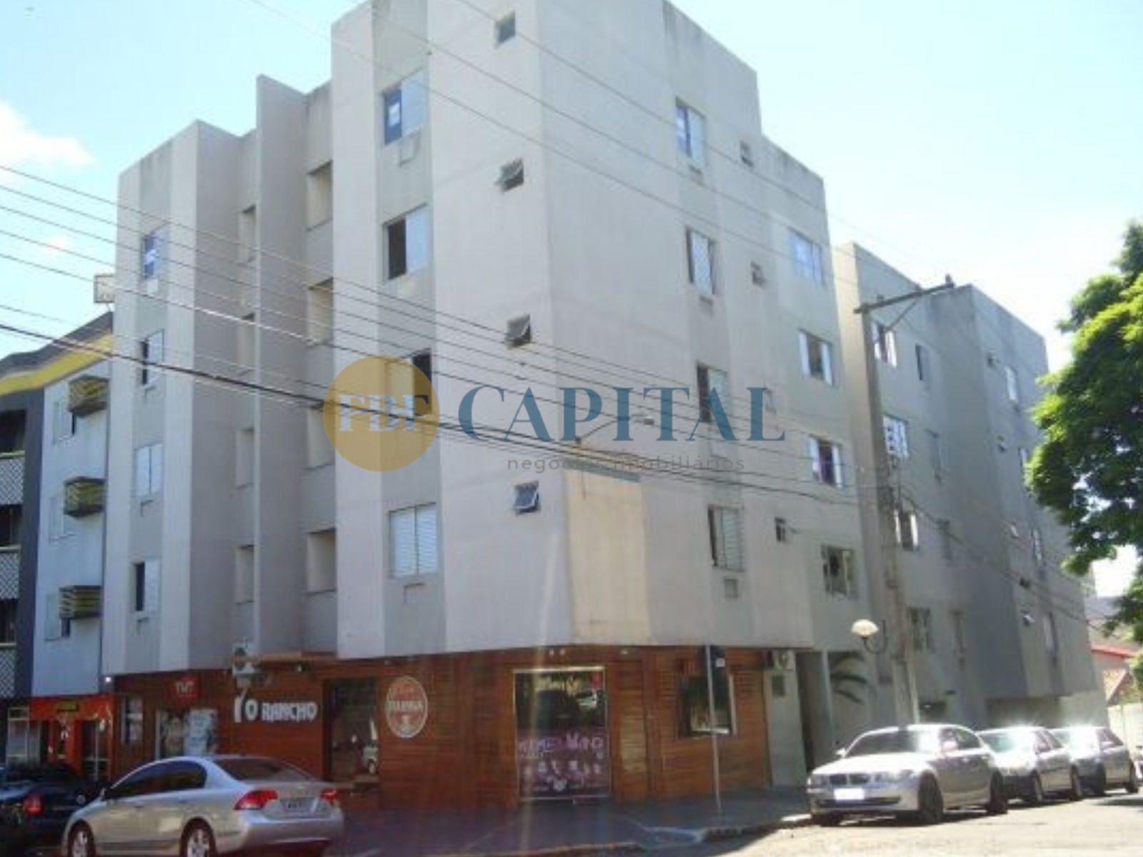 Vende-se Apartamento no “EDIFÍCIO RESIDENCIAL COPACABANA”