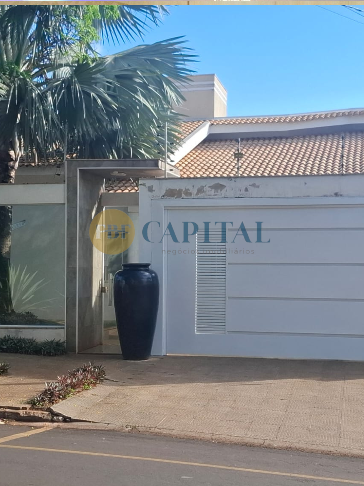 Aluga-se Residência Para Fins Comerciais