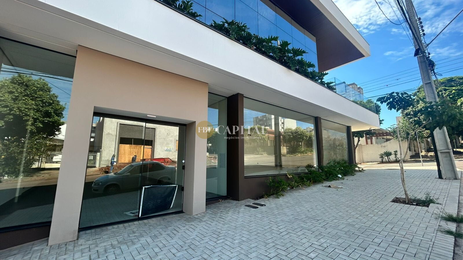 Aluga-se Salão Comercial localizado na “RUA MARIALVA”