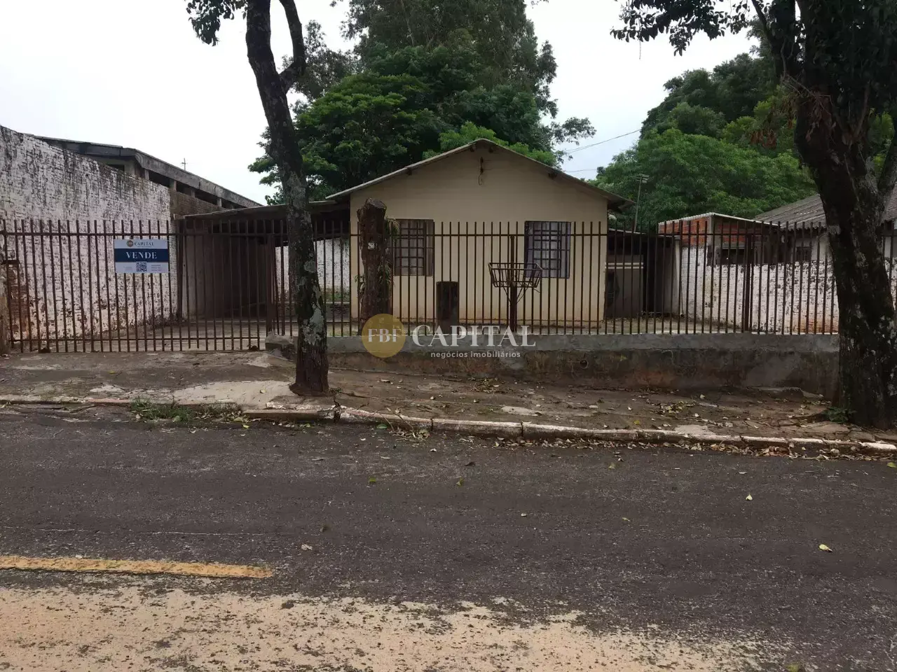 Vende-se residência localizada no “PATRIMÔNIO UMUARAMA”