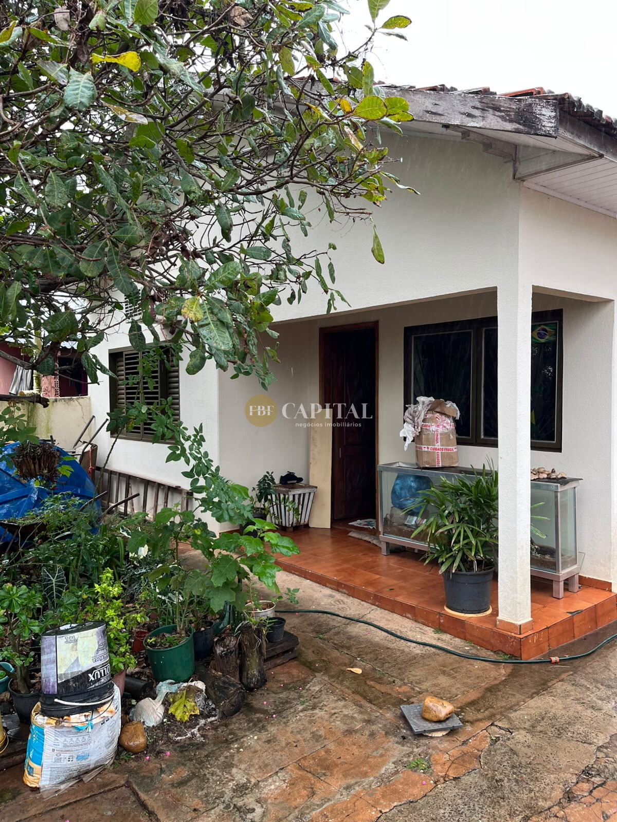 Vende-se residência localizada no “CENTRO DE XAMBRÊ/PR”