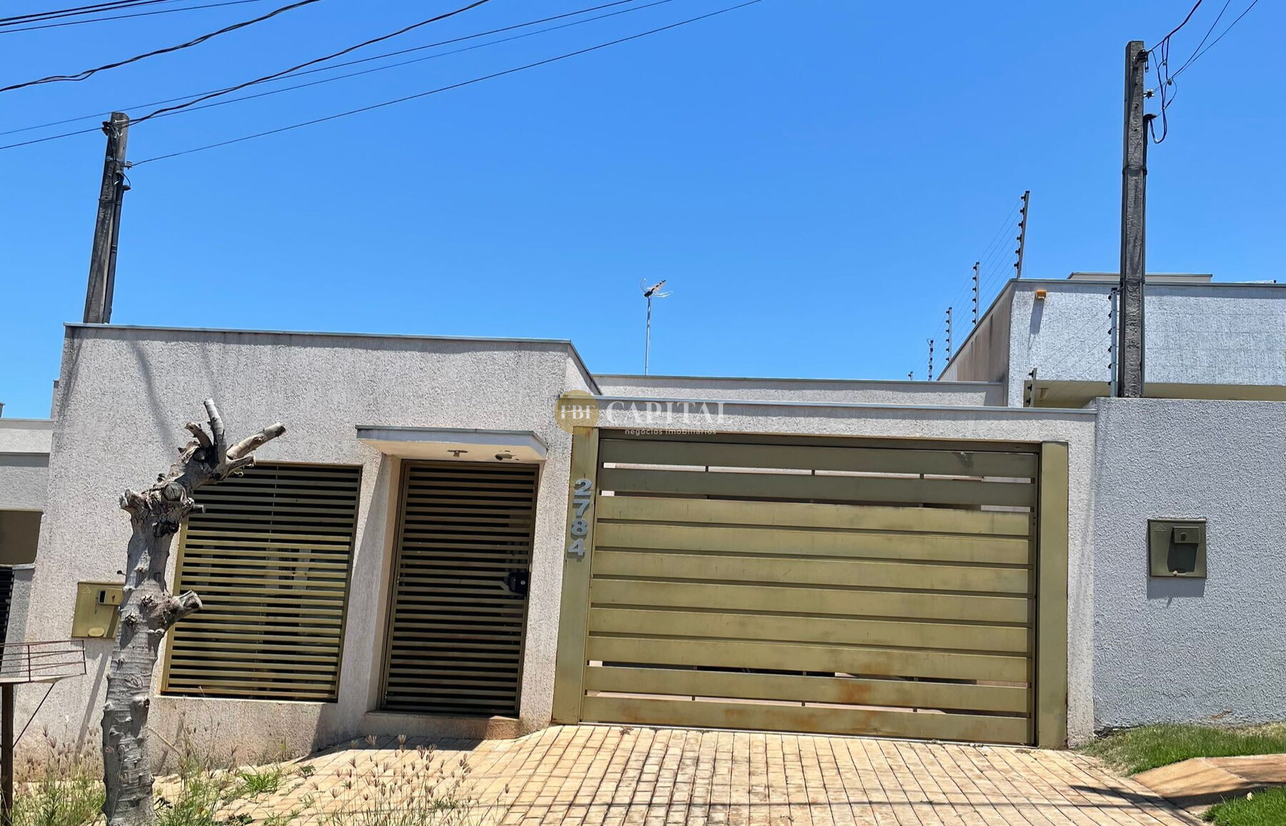 Vende-se residência localizada no “JARDIM SÃO FRANCISCO”