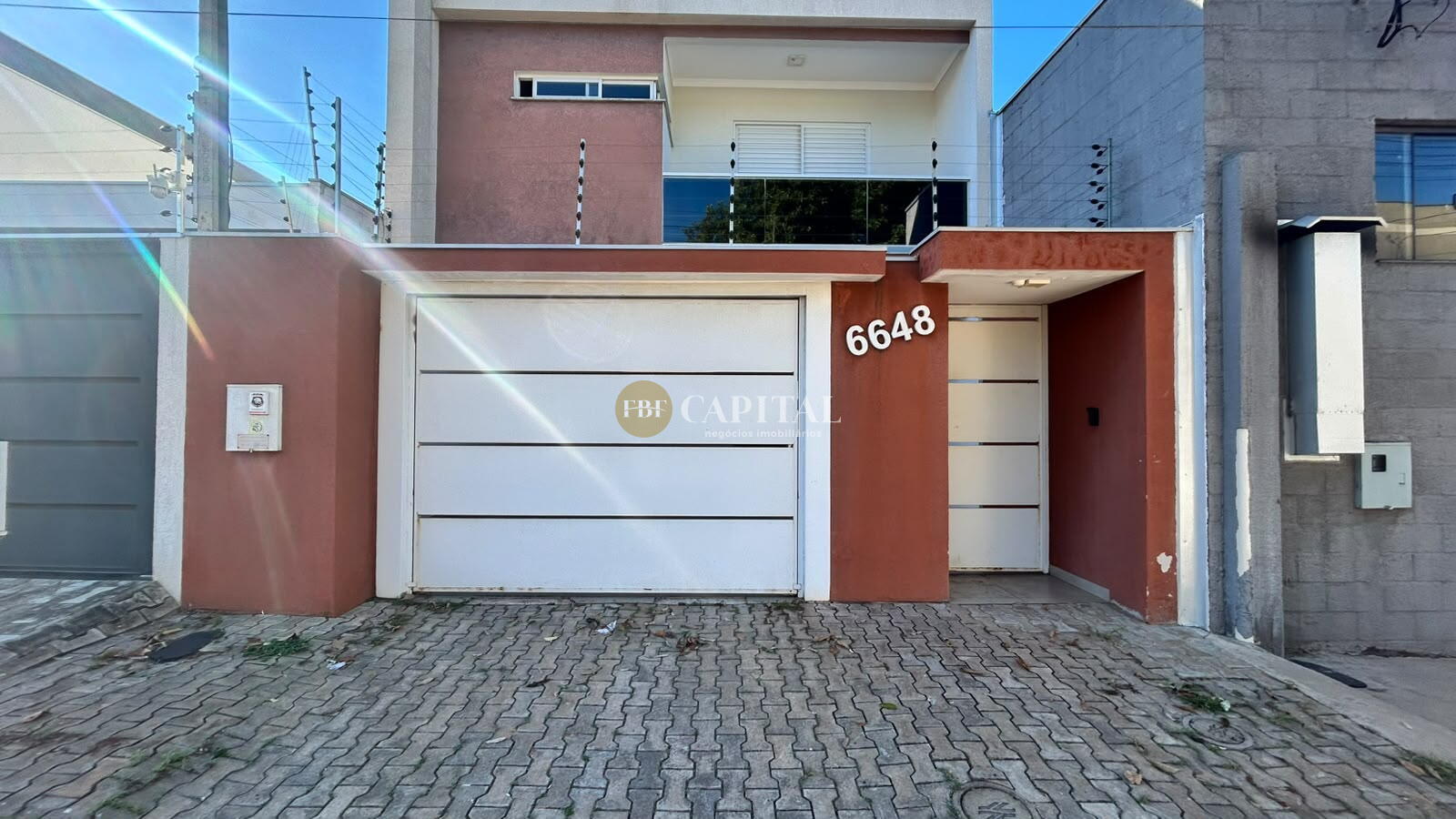 Vende-se sobrado localizada no “JARDIM DOS PÁSSAROS”